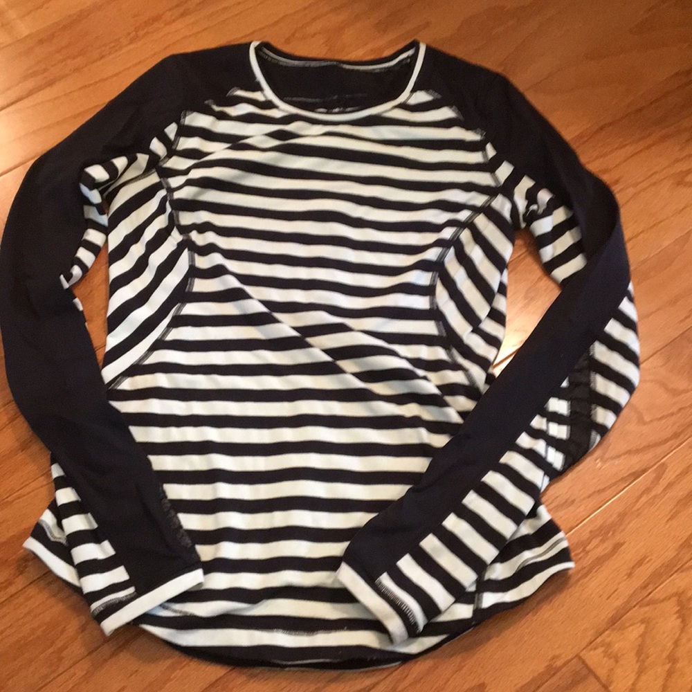 Lululemon reflect LS top size small